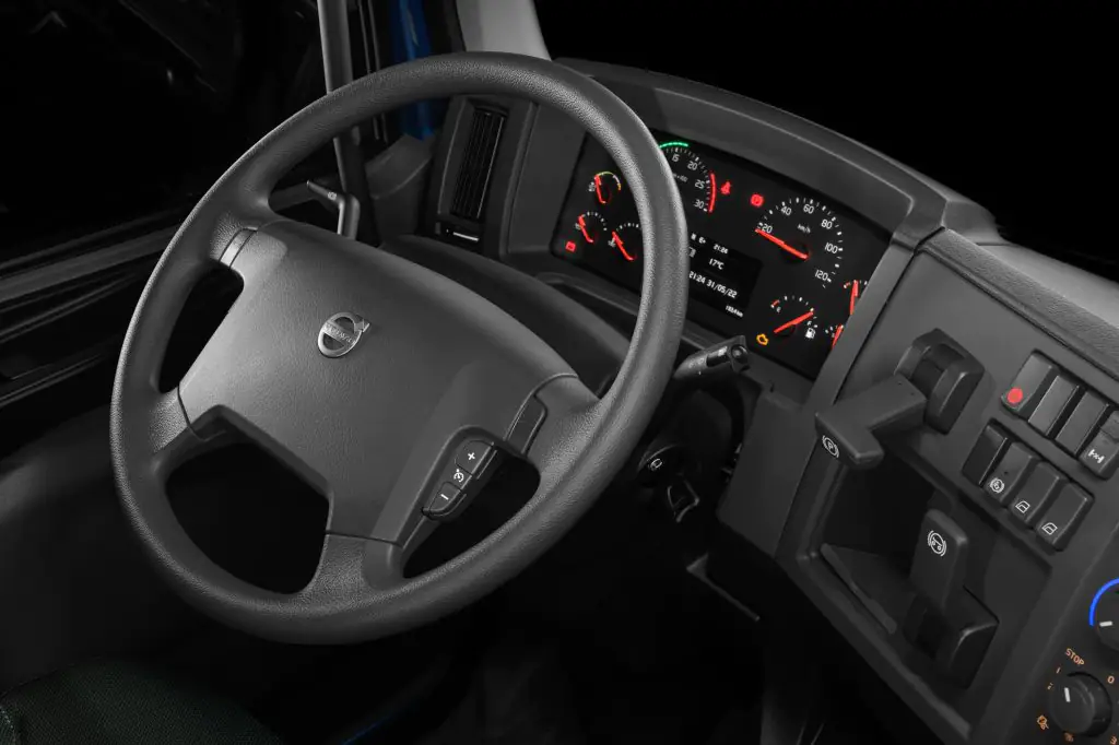 Painel e Volante Volvo VM