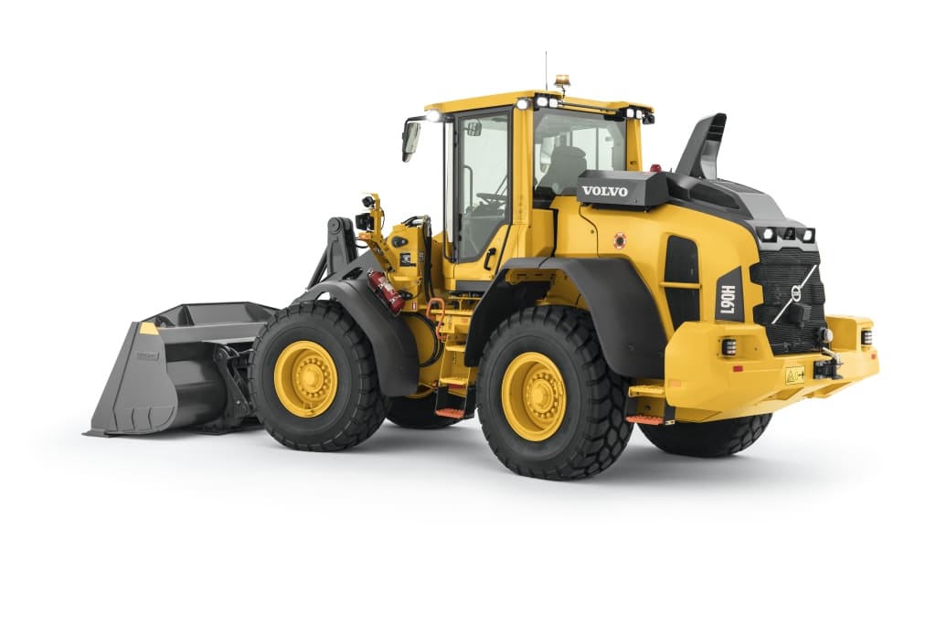 Pá carregadeira Volvo L90H lateral 02