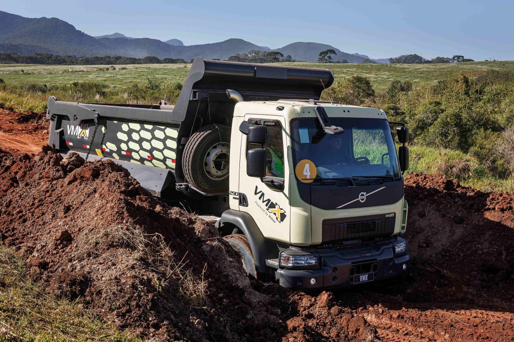 Caminhao Semipesado VMXMax Caminhões semipesados para distribuição e transporte de curtas e médias distâncias: A revolução no mercado