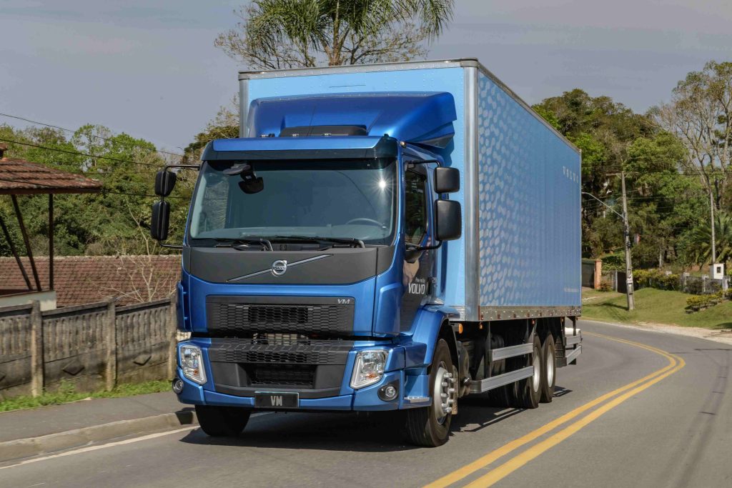 Caminhao semipesado VM Euro6 Caminhões semipesados para distribuição e transporte de curtas e médias distâncias: A revolução no mercado