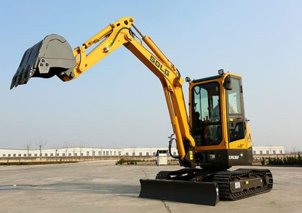 Escavadeira Compacta SDLG ER636F frontal