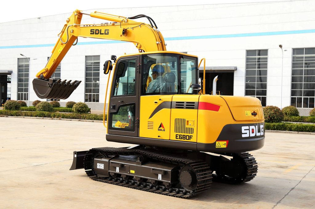 Escavavadeira SDLG compacta E680F