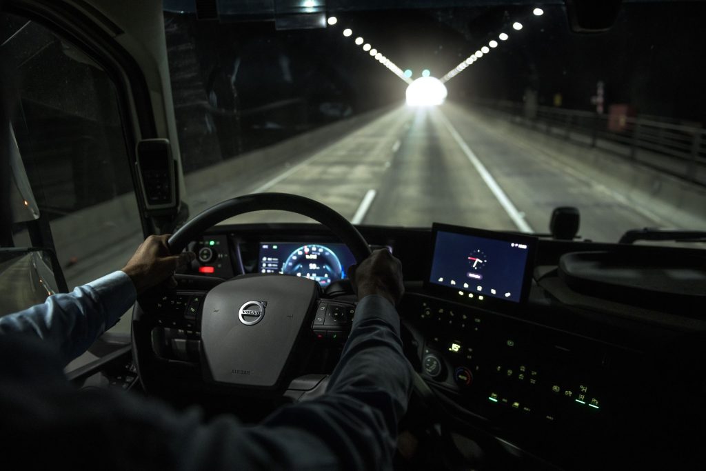 Cabine caminhão Volvo