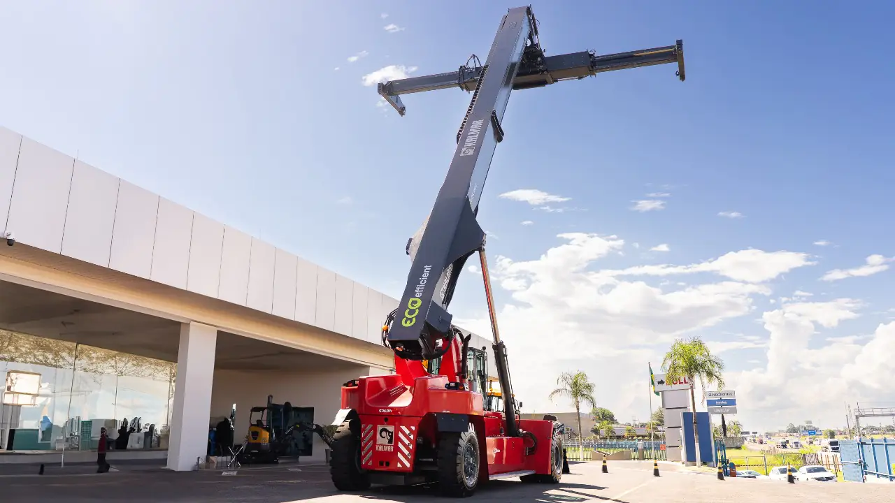 Tracbel Movimentador conteineres ecoeficiente Kalmar